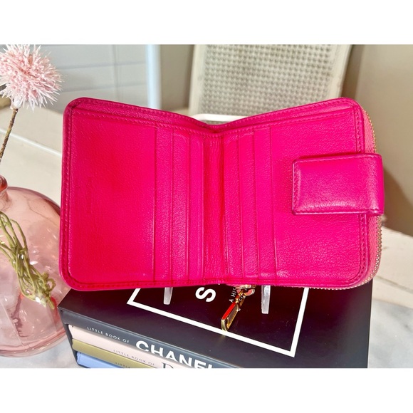 Yves Saint Laurent Portefeuille Compact Zip Around Wallet - Picture 4 of 9